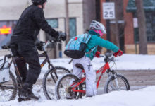 Photo of In Finlandia i bambini vanno a scuola in bicicletta anche con 17 gradi sotto lo zero